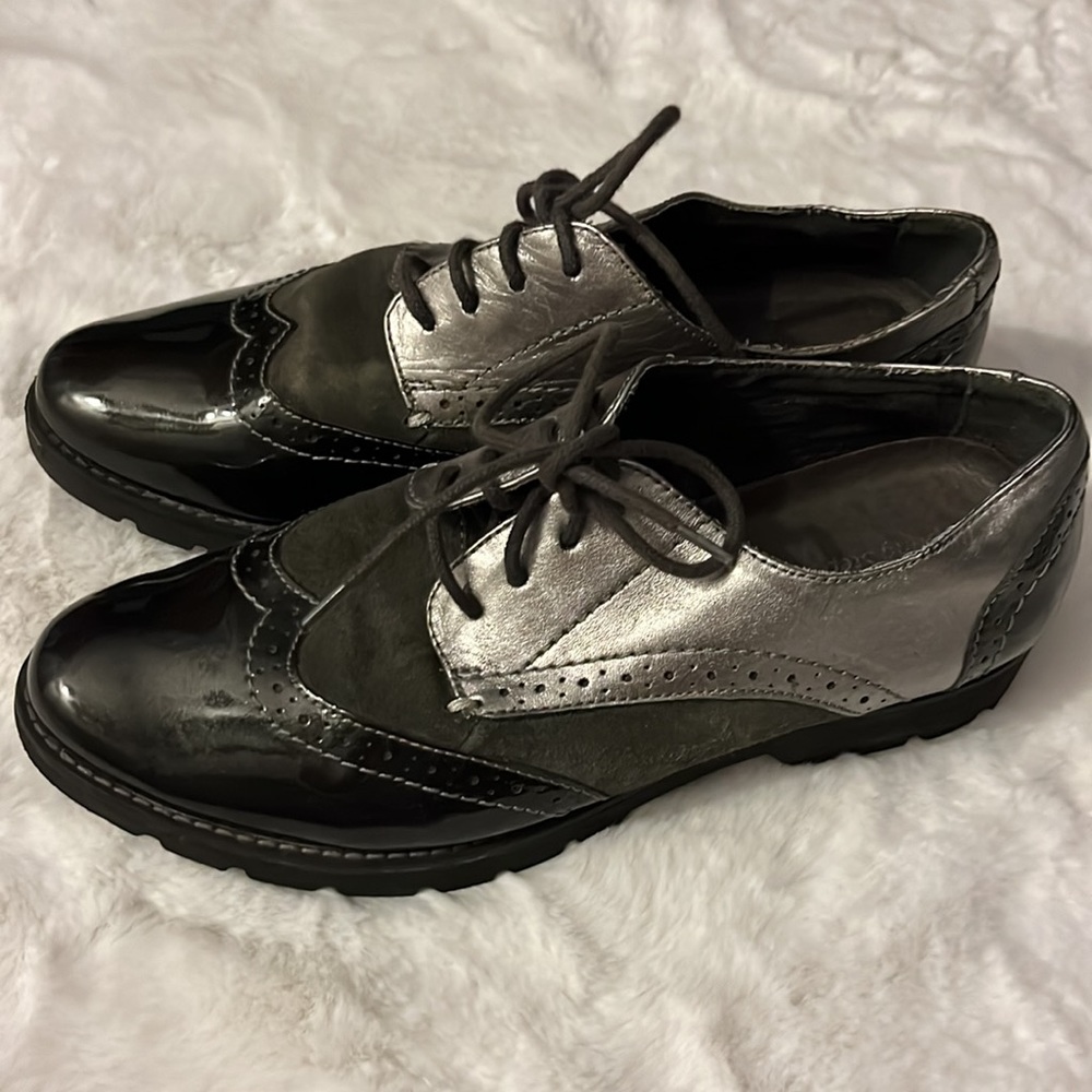 One Step Super Comfortable And Unique Flat - image 4